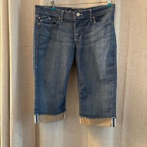 Rock Republic Capri Women’s Size 30 Light wash w/white Stitching. Pre-owned